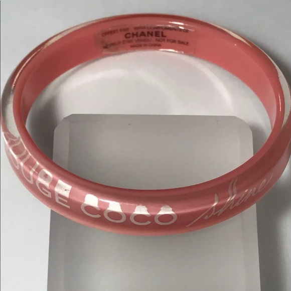 Authentic CHANEL Bangle Rouge Coco Shine Bracelet - Picture 3 of 5